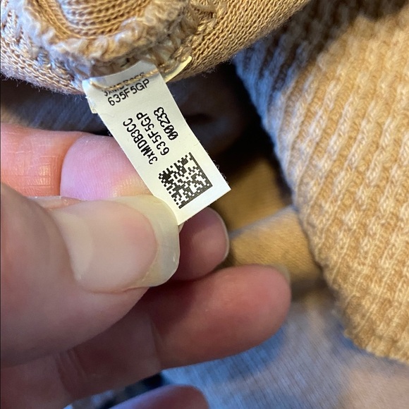 Aerie Big Hug V-Neck Waffle Sweatshirt in a brown/camel/tan  Oversized Small - Picture 8 of 11